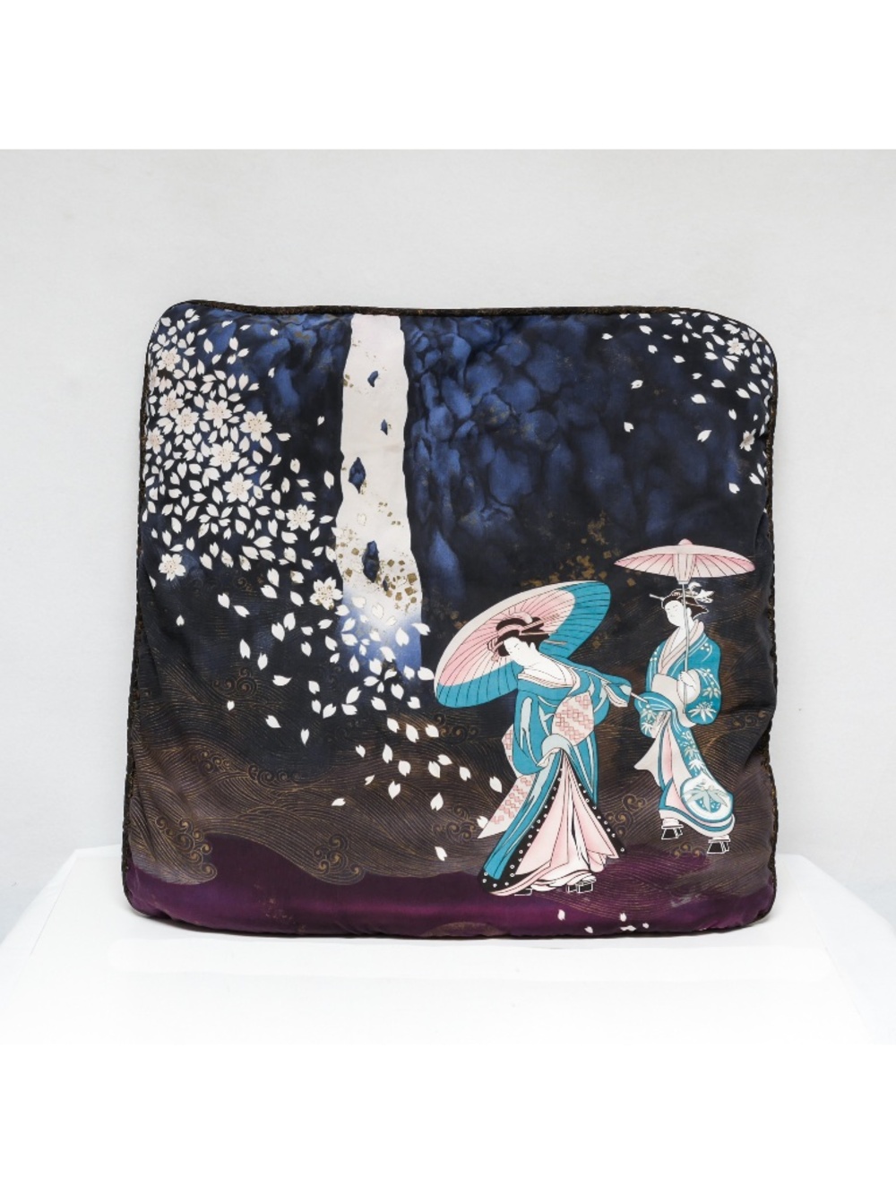 Vintage handmade pillow cover - Geishas and cranes - good condition, cover only